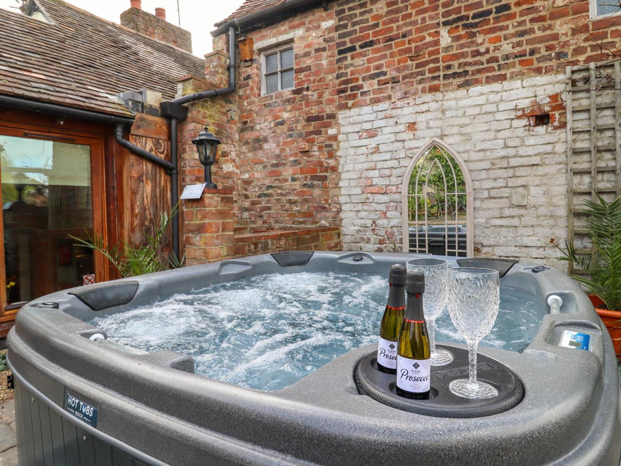 Runnymede Villa Tewkesbury Ngoại thất bức ảnh